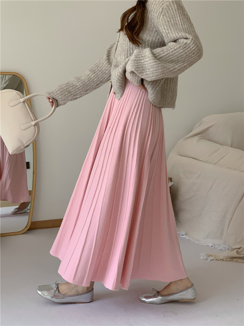 大人かわいい服 上品プリーツロング丈フレアスカート