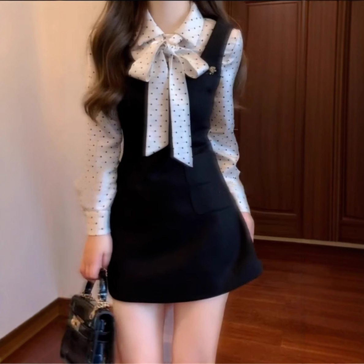 大人かわいい服 ドット柄ブラウス重ね着風リボンワンピース