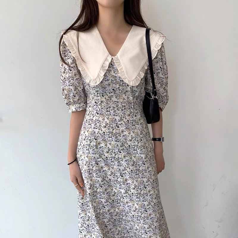 大人かわいい服 ビッグ襟フリル花柄パフスリーブワンピース