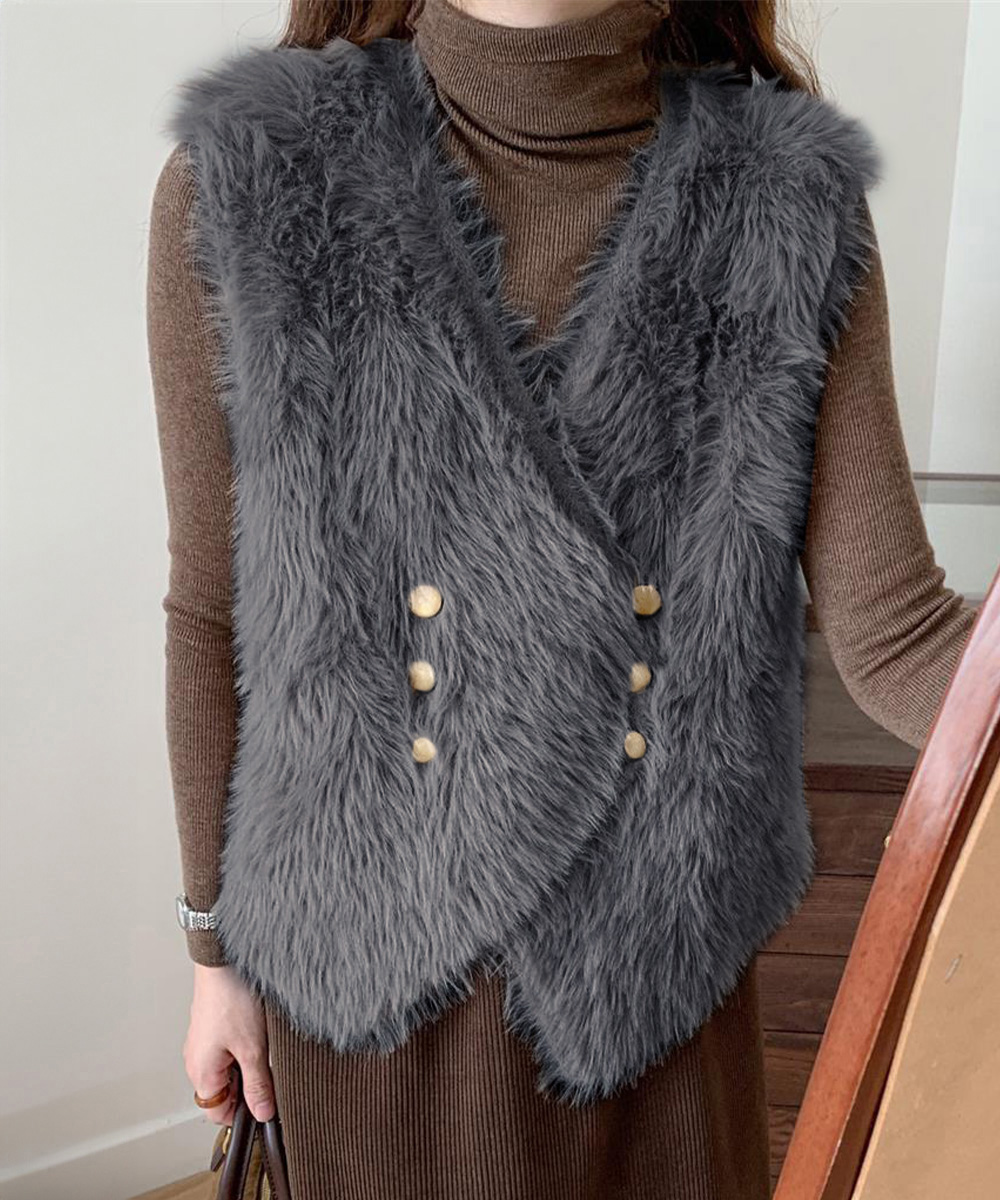 大人かわいい服 ふわもこファーベスト ダブルボタン Vネック