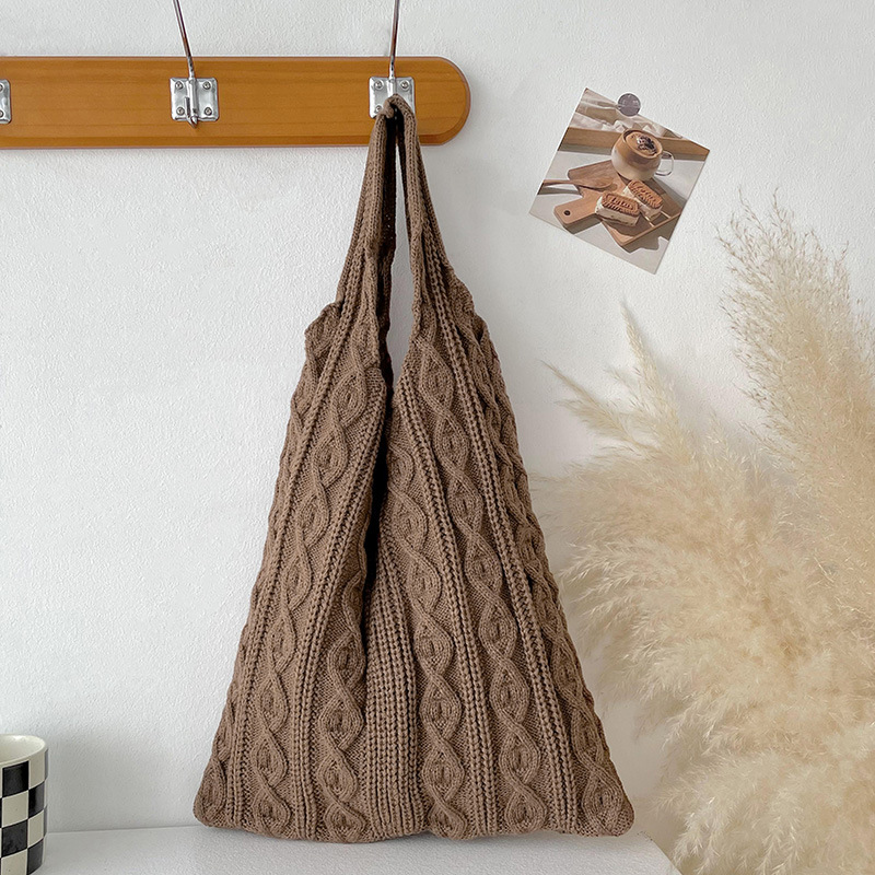 大人かわいい服 大人かわいいケーブル編みニットバッグ
