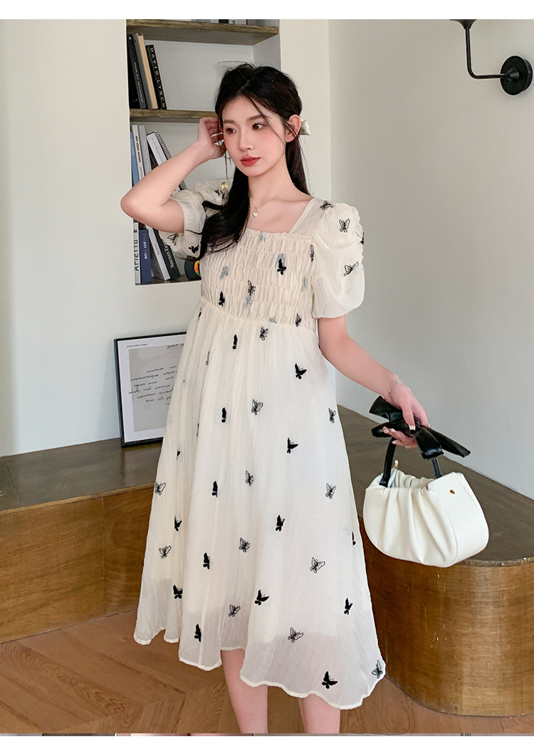 大人かわいい服 蝶々刺繍パフスリーブシャーリングワンピース