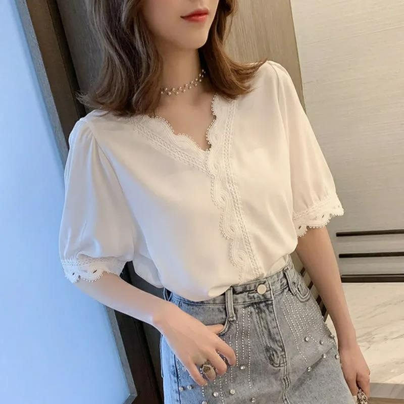 大人かわいい服 レースウェーブスカラップブラウス