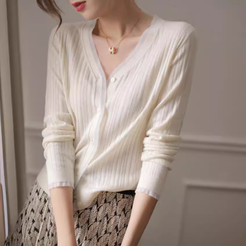 大人かわいい服 透かし編みリブニットカーディガン