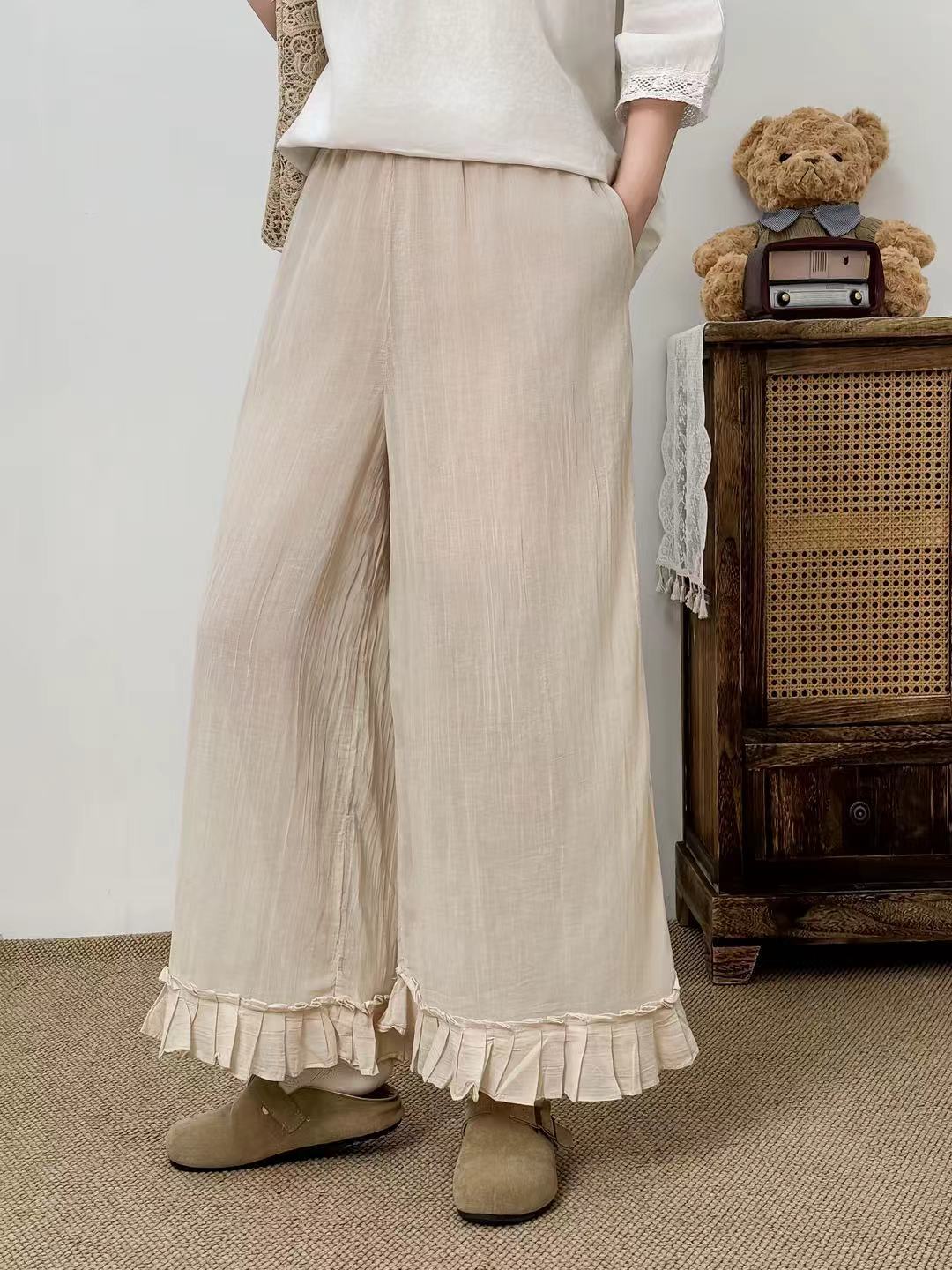 大人かわいい服 裾フリル付きワイドシルエットリラックスパンツ