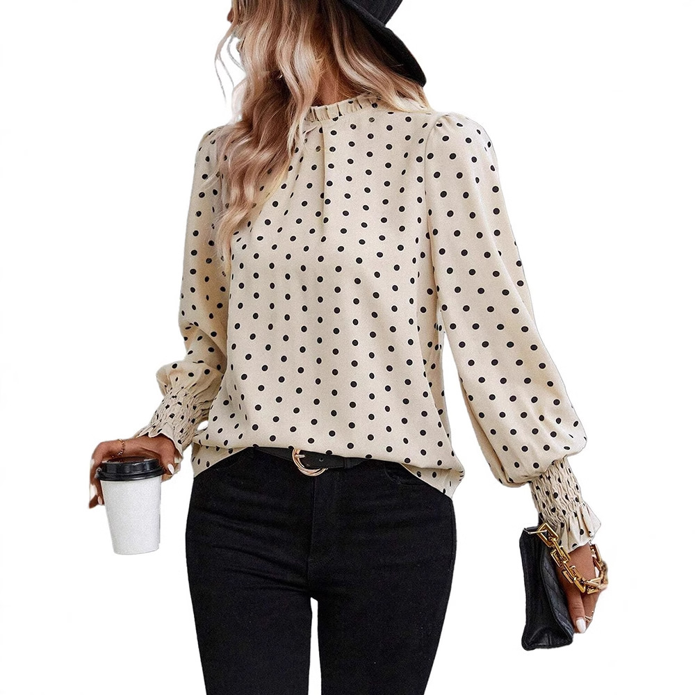 大人かわいい服 ドット柄ブラウス