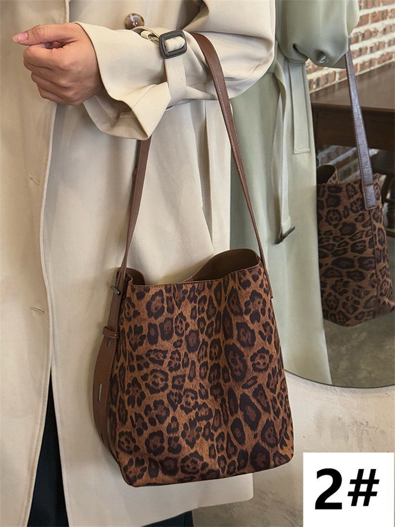 大人かわいい服 新作スエード調バッグ 肩掛け斜め掛け両用 大人上品