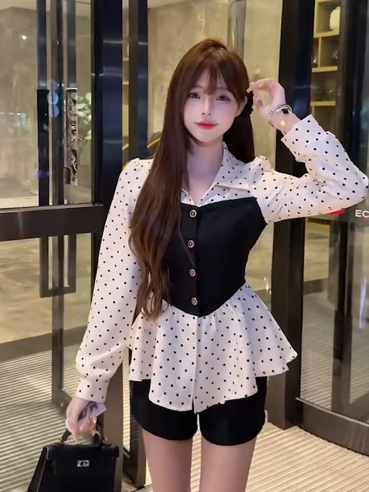 大人かわいい服 ドットペプラムシャツ×ビスチェ風重ね着トップス