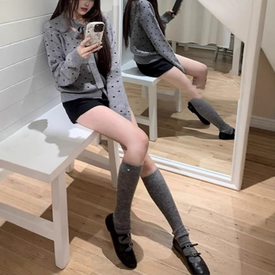 大人かわいい服 ドット柄リボン付き丸襟ニットカーディガン