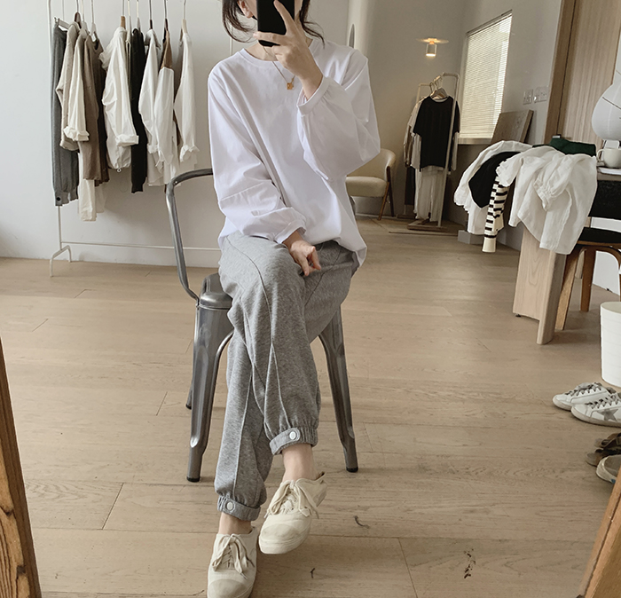 大人かわいい服 ふんわり袖のやわらかプルオーバー