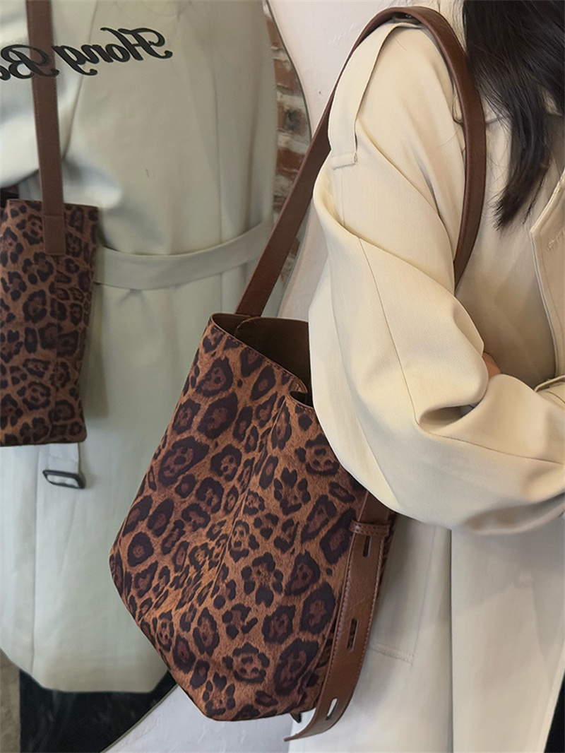 大人かわいい服 新作スエード調バッグ 肩掛け斜め掛け両用 大人上品