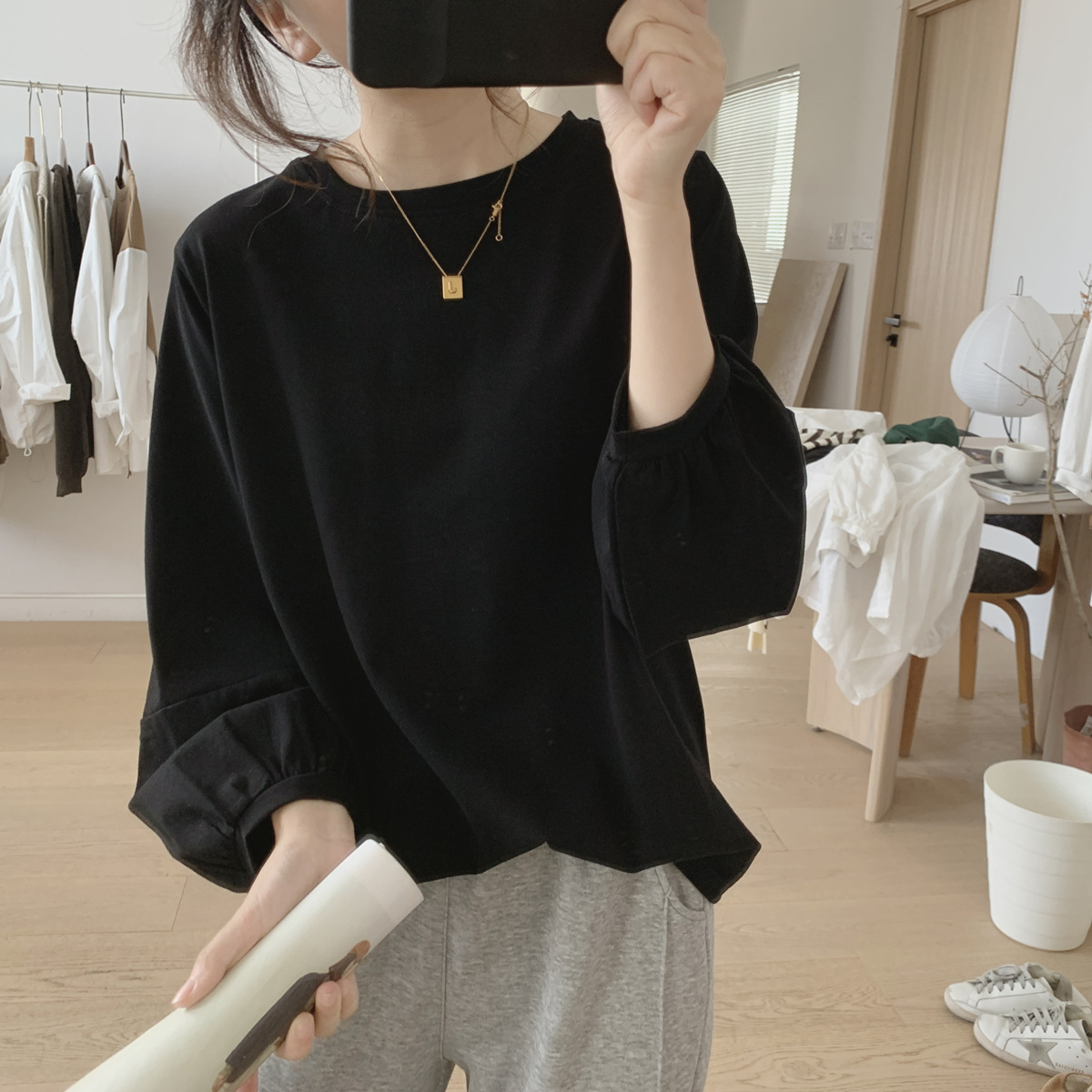 大人かわいい服 ふんわり袖のやわらかプルオーバー