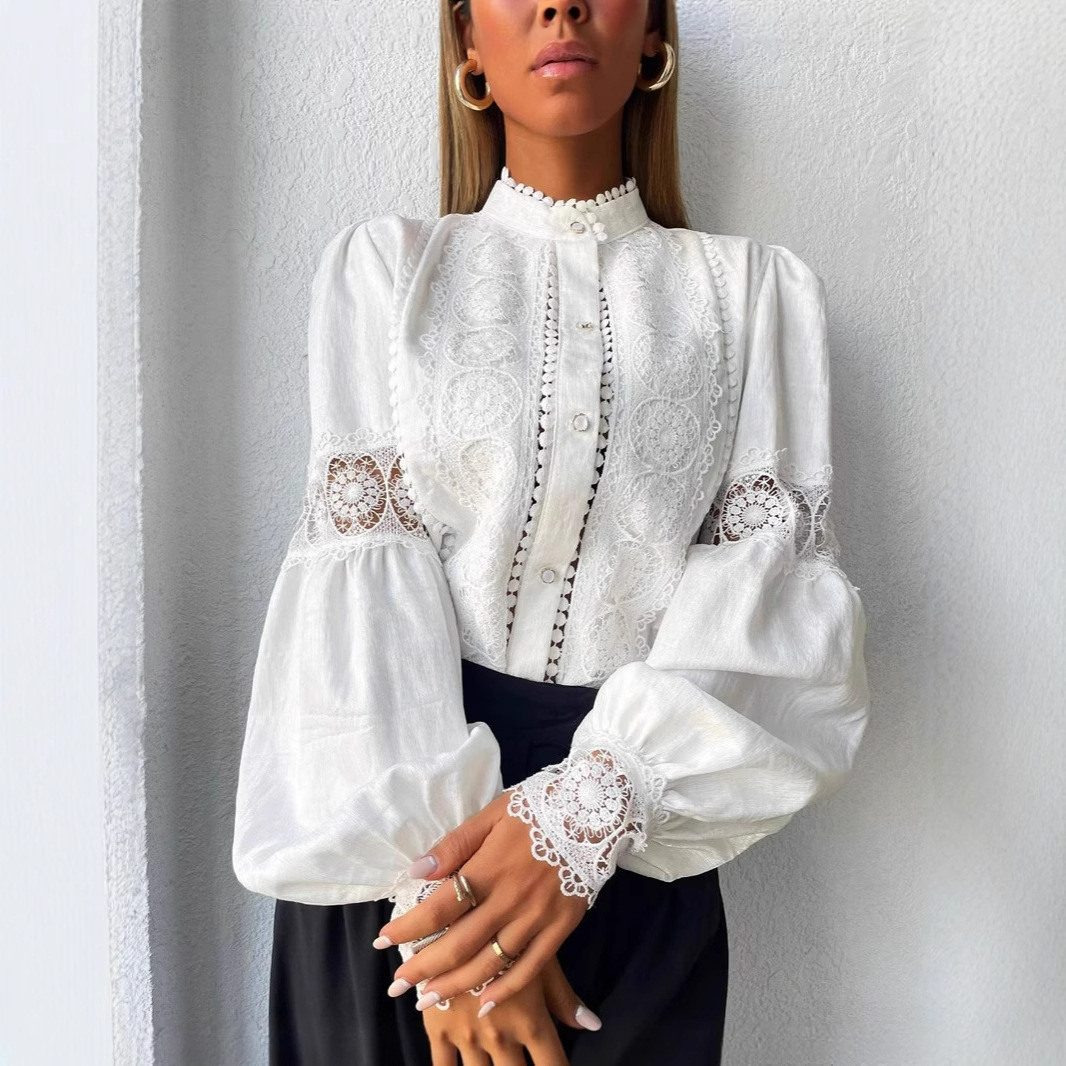 大人かわいい服 刺繍レースパフスリーブブラウス