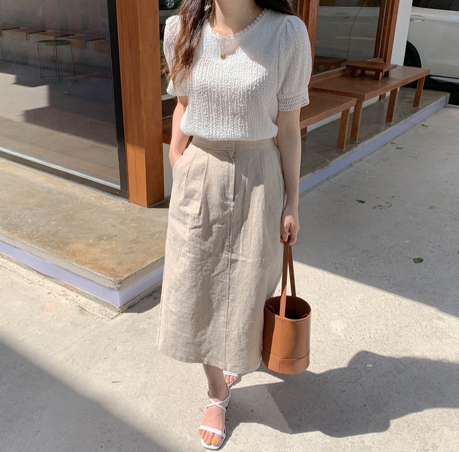 大人かわいい服 レース縁取りブラウス