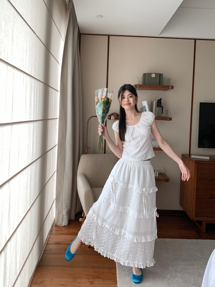 大人かわいい服 刺繍レース切替ティアードロングスカート