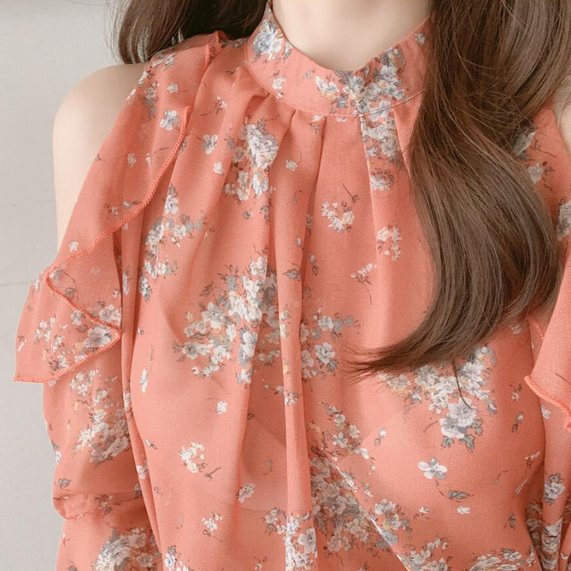 大人かわいい服 肩魅せ花柄シフォンブラウス