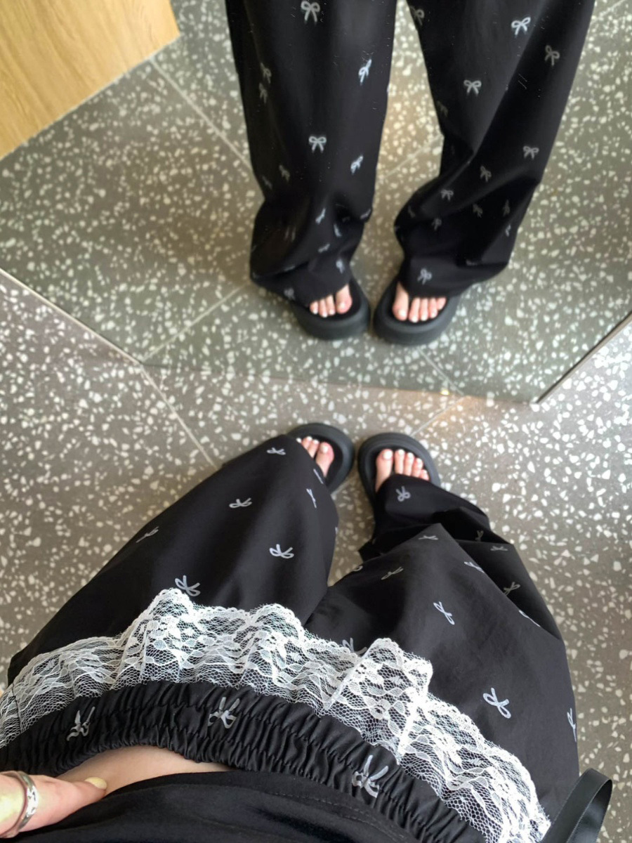 大人かわいい服 リボン刺繍レースフリル付きワイドパンツ