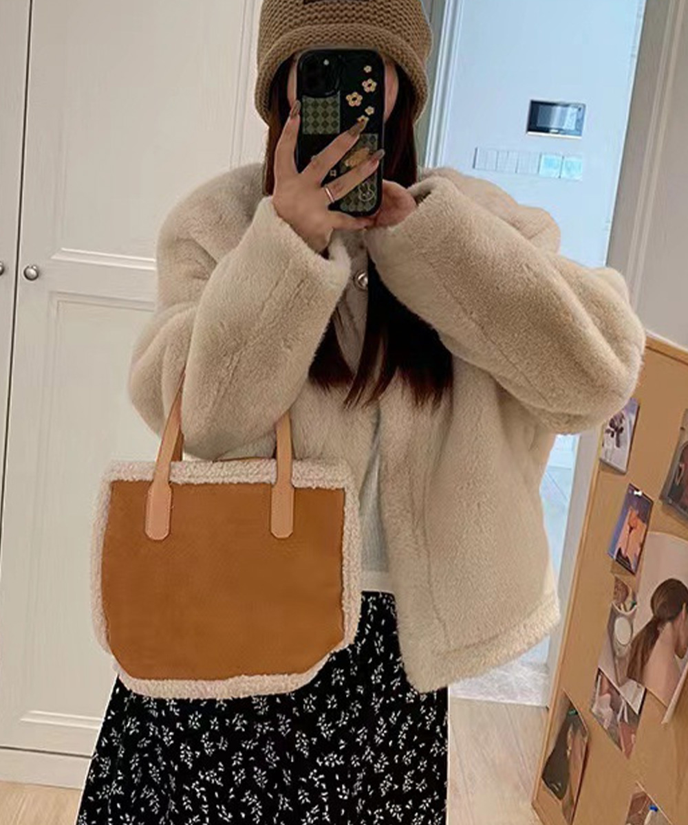 大人かわいい服 ふわふわもこもこファージャケット