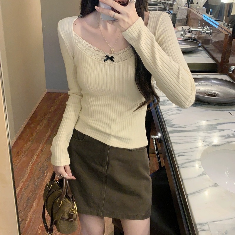 大人かわいい服 レースリボン付きリブニット長袖トップス