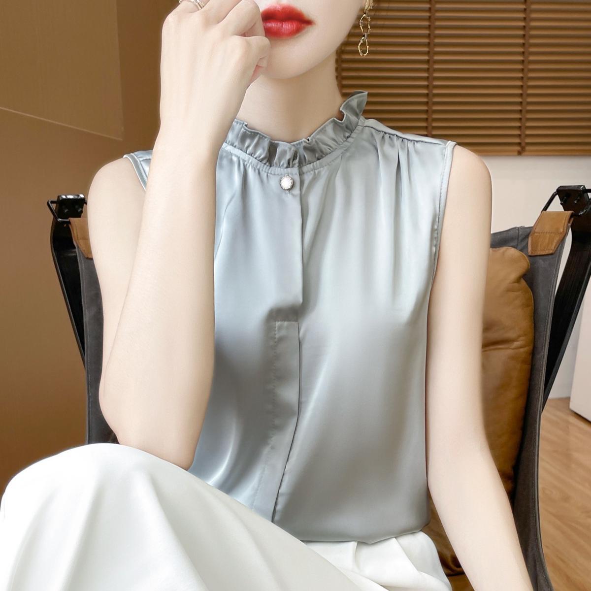 大人かわいい服 ひだまりフリルノースリーブブラウス