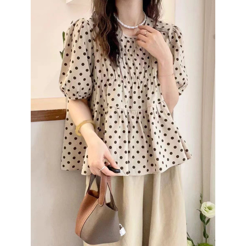 大人かわいい服 ドット柄パフスリーブティアードブラウス