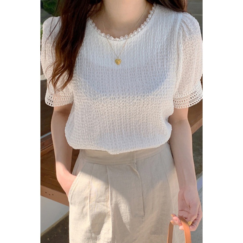 大人かわいい服 レース縁取りブラウス
