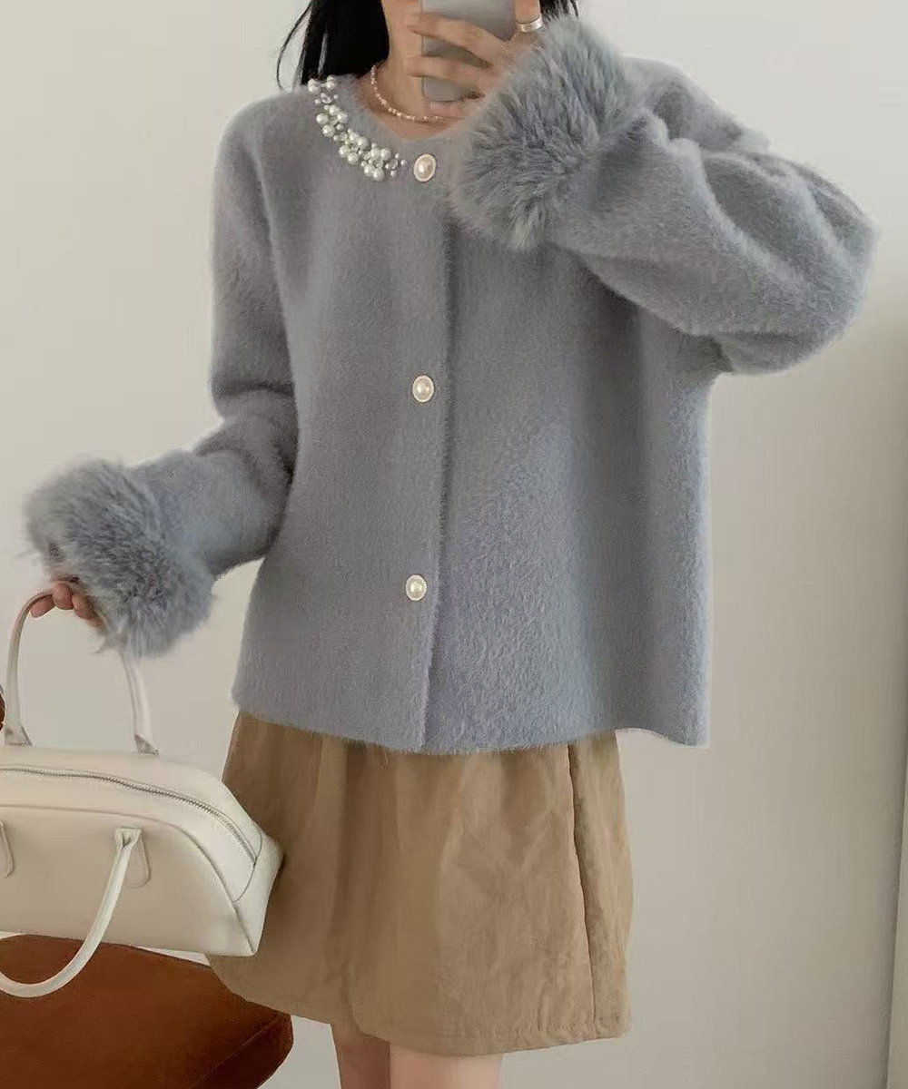 大人かわいい服 パール付きふわふわモヘア風ニットカーディガン