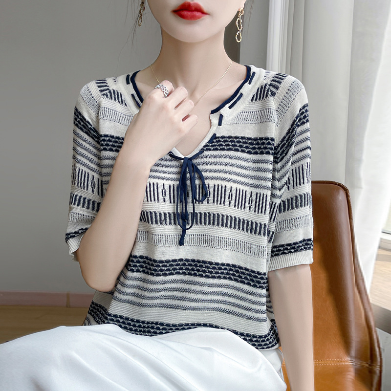 大人かわいい服 リボン付き編み模様ニットプルオーバー