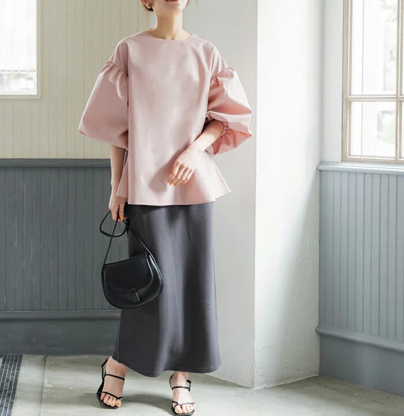 大人かわいい服 ふんわり袖のゆったりブラウス
