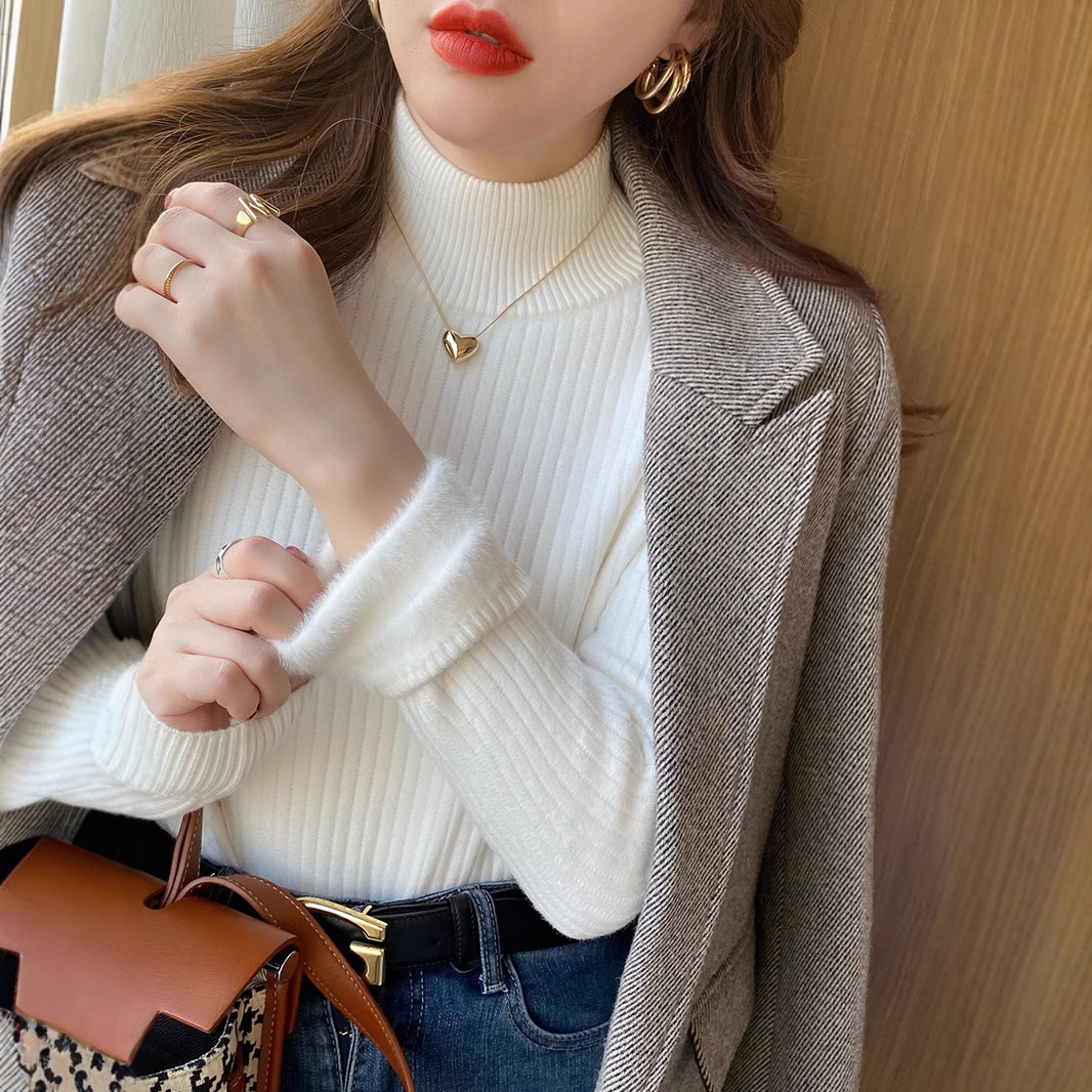 大人かわいい服 裏起毛リブ編みハイネックニットトップス