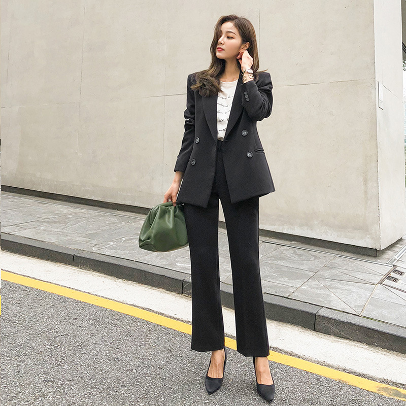 大人かわいい服 ダブルボタンテーラードジャケットパンツセットアップ