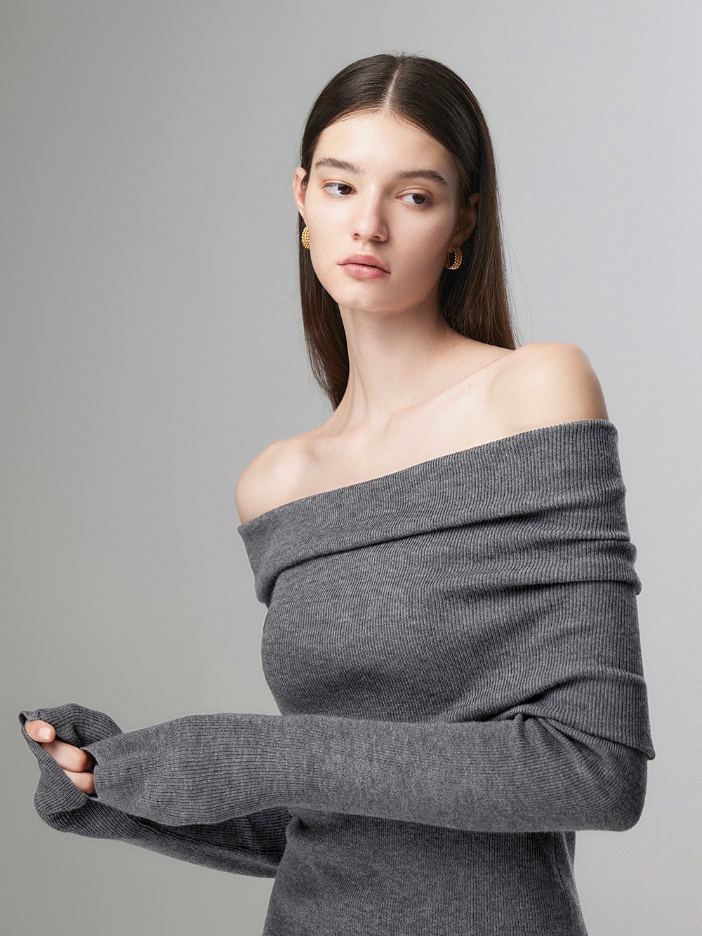 大人かわいい服 オフショルダーリブニットプルオーバー