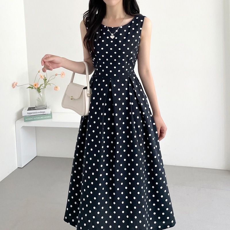 大人かわいい服 ドット柄ノースリーブフレアワンピース