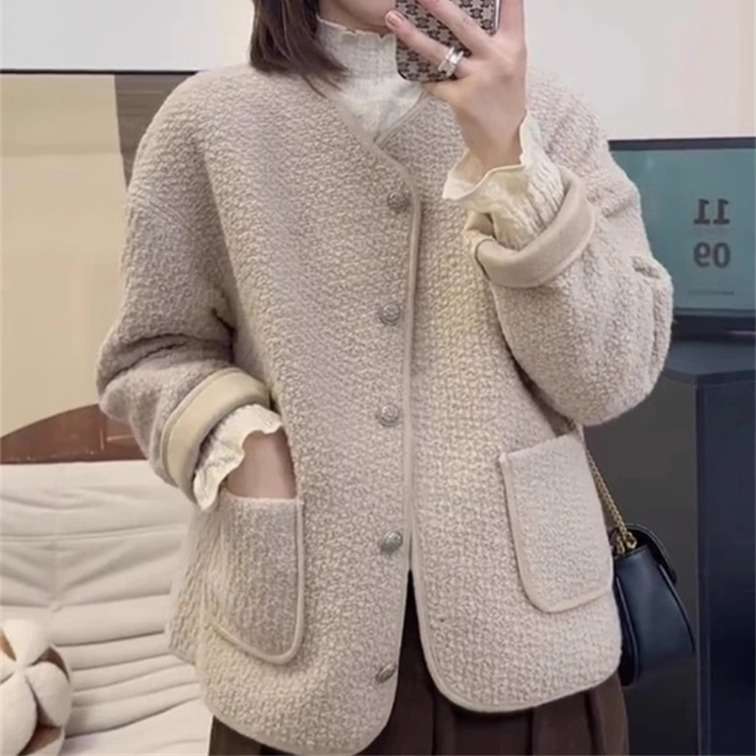 大人かわいい服 ふわもこノーカラーボアジャケット