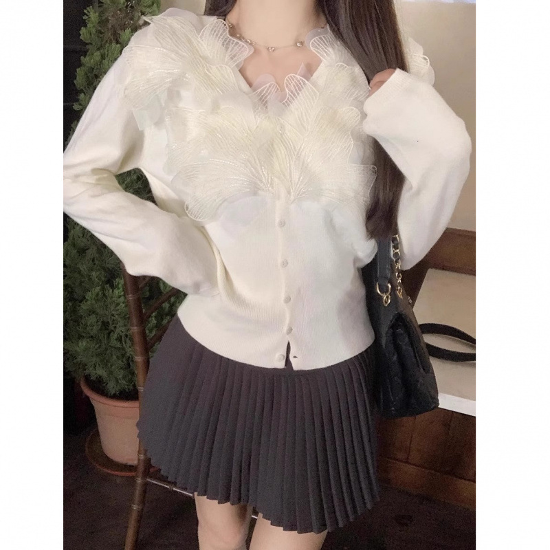大人かわいい服 立体刺繍フリルデザインカーディガン