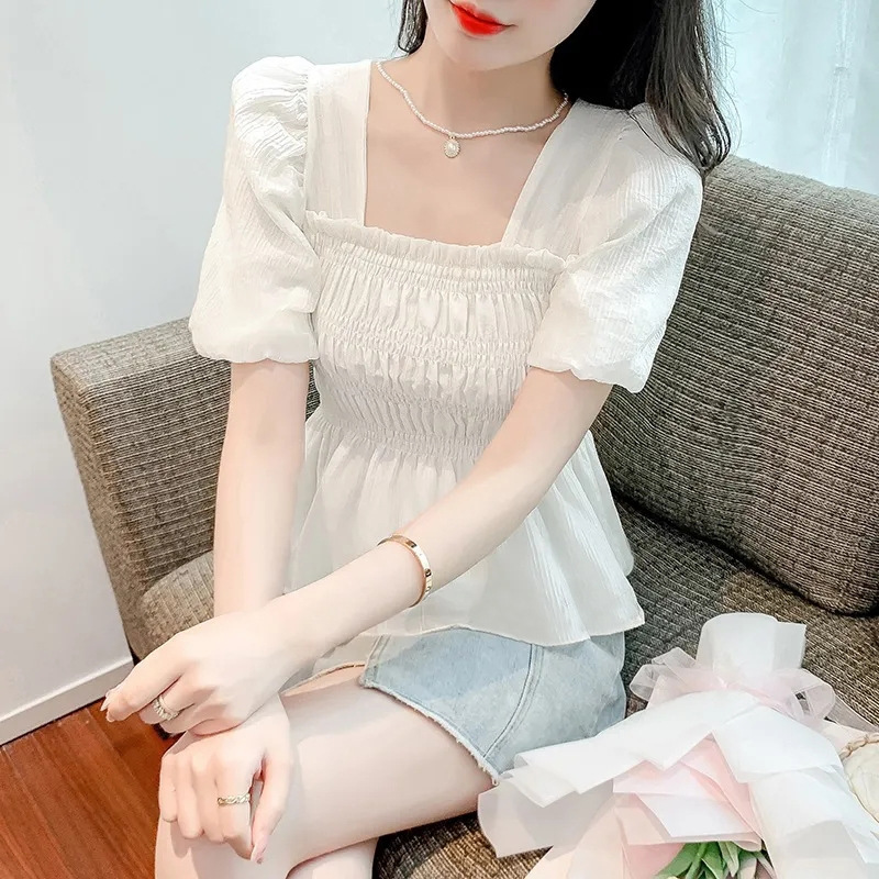 大人かわいい服 ふんわり袖シャーリングペプラムブラウス