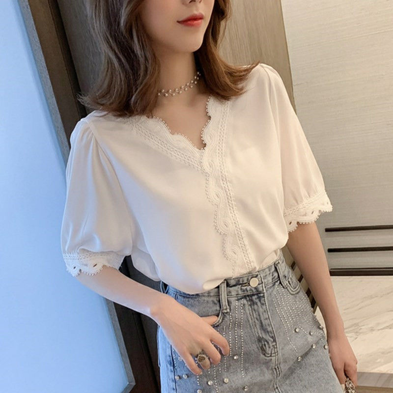 大人かわいい服 レースウェーブスカラップブラウス