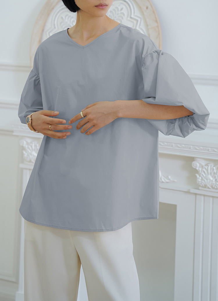 大人かわいい服 ふんわり袖のゆったりブラウス