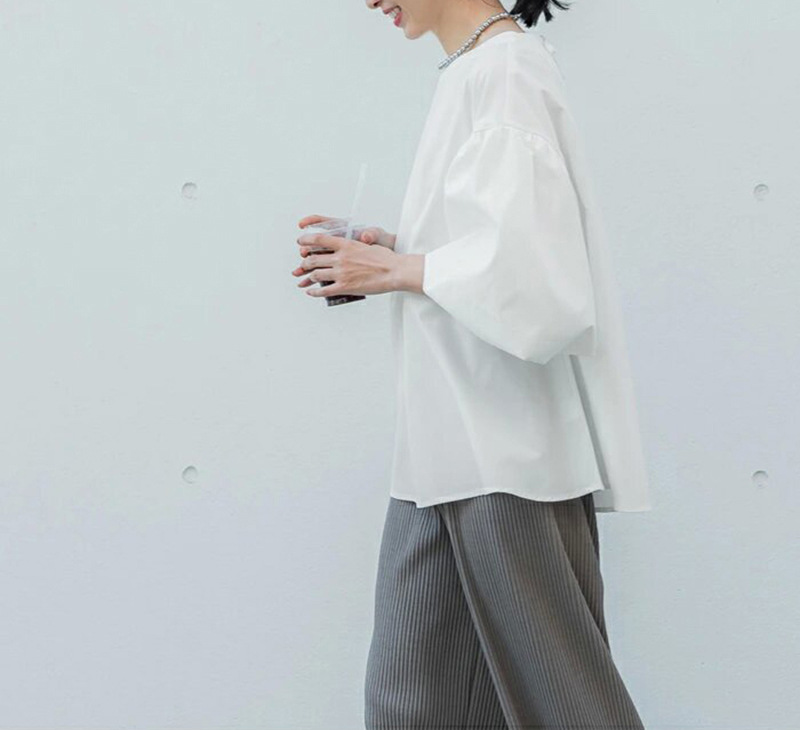 大人かわいい服 ふんわり袖のゆったりブラウス