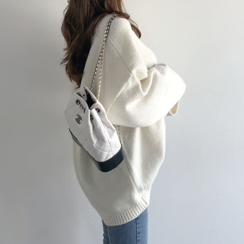 大人かわいい服 ゆったりブイネックニットプルオーバー