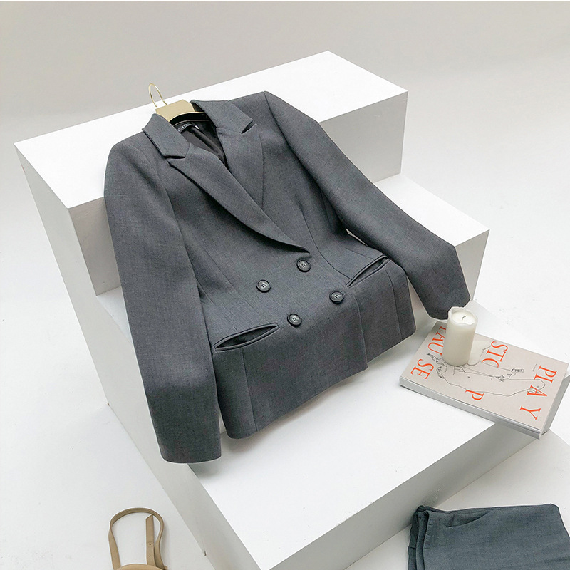 大人かわいい服 ダブルボタンテーラードジャケットパンツセットアップ