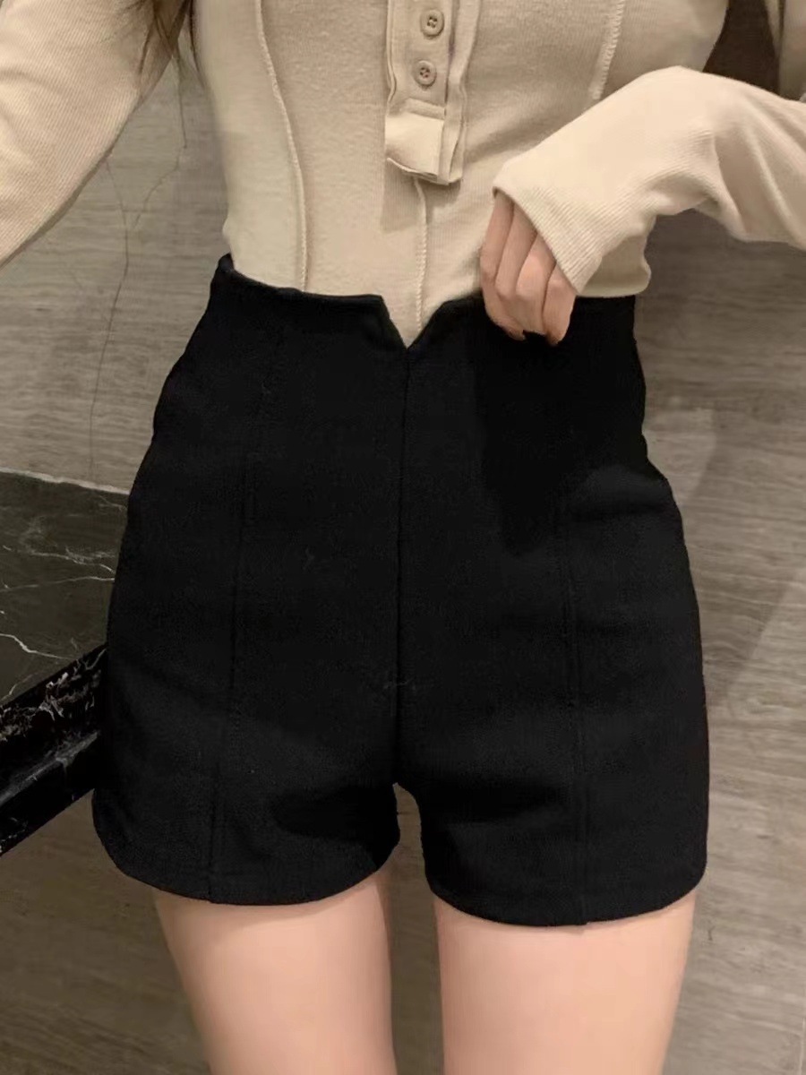 大人かわいい服 起毛素材のハイウエストショートパンツ