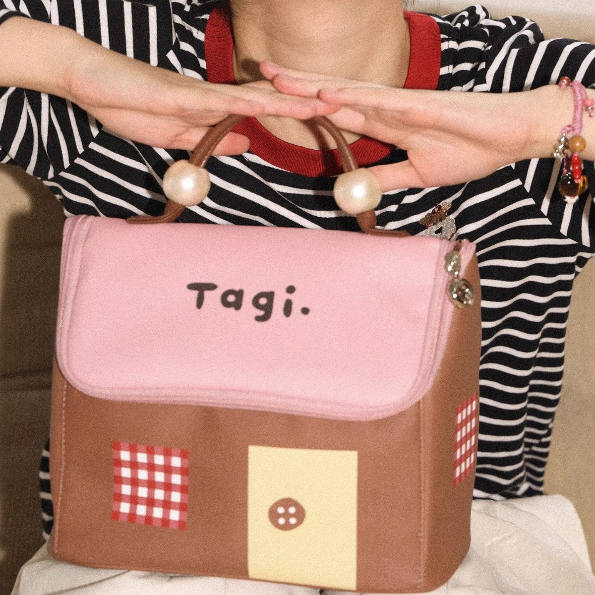 https://fulmo-img-server.com/glamcase/00926685-ace6-490d-8236-98efedcb969f.jpg