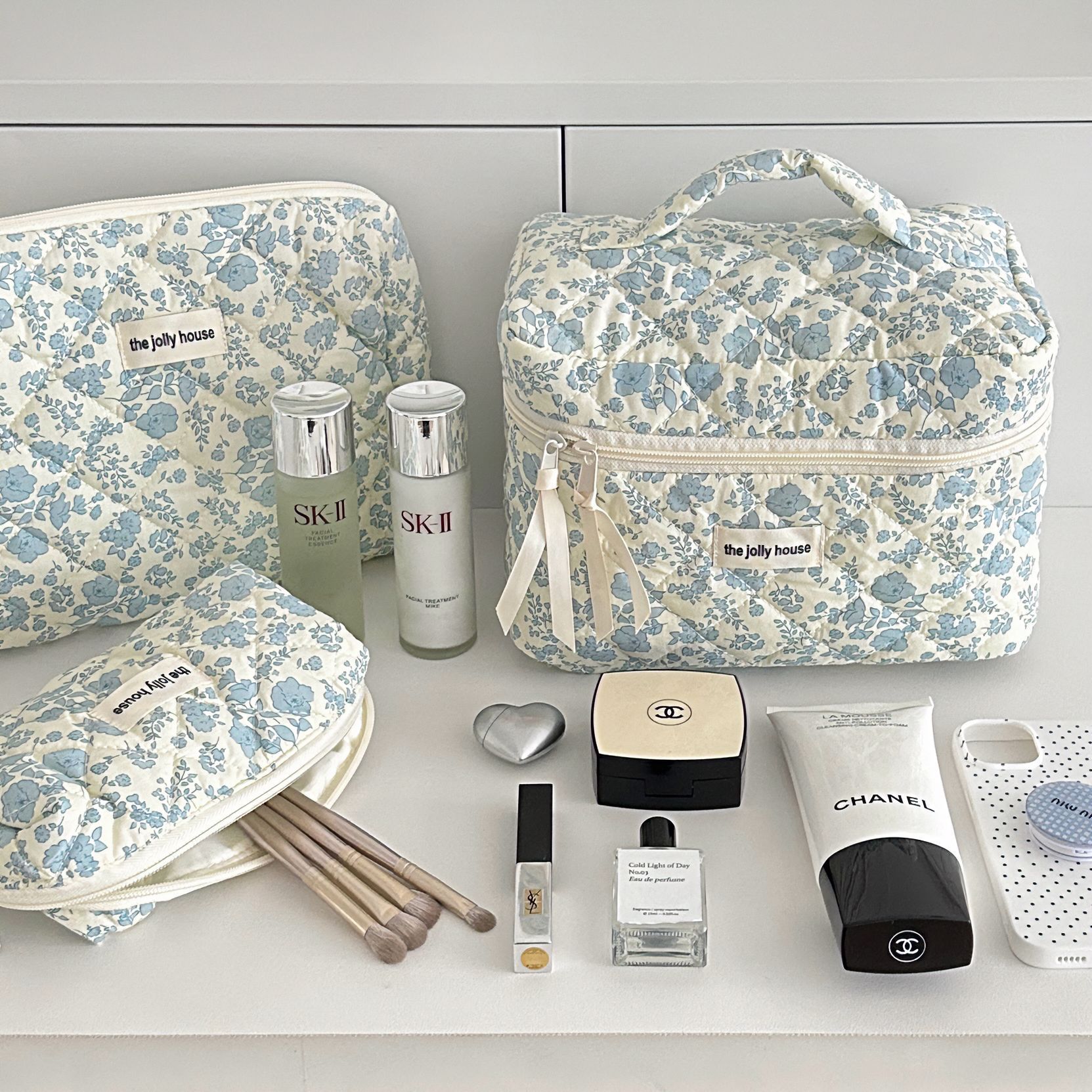 https://fulmo-img-server.com/glamcase/0adab3d8-150a-49ff-81e3-ccd538582660.jpg