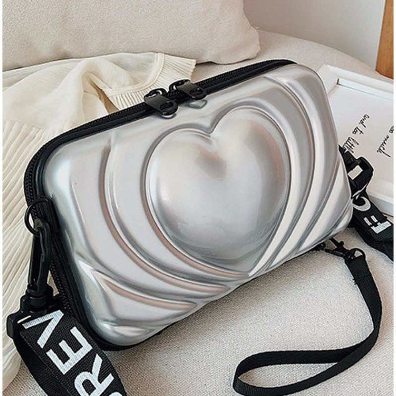 https://fulmo-img-server.com/glamcase/133eefec-2810-4a50-b8c5-aac5e48813e8.jpg