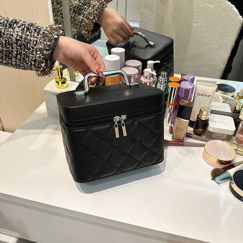 無駄のない美しさ！シンプルなコスメボックスのおすすめ4選