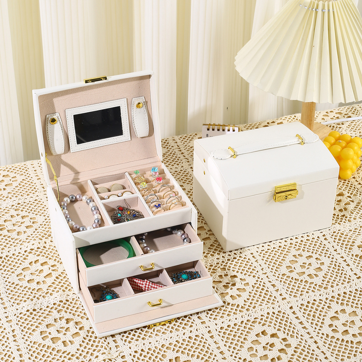 メイクボックス白 取っ手付き三段引き出し式携帯用化粧収納箱