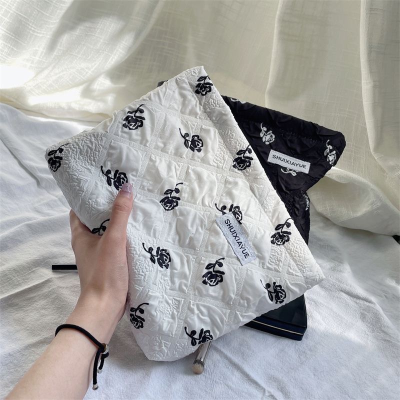 https://fulmo-img-server.com/glamcase/2e49657e-1dc5-4140-9ee4-96ea5f599177.jpg