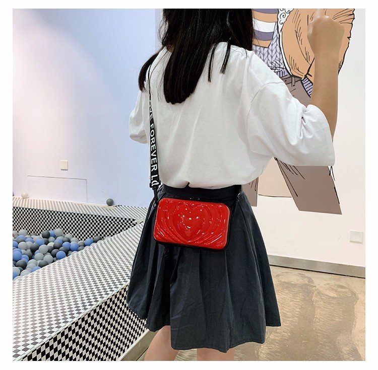 https://fulmo-img-server.com/glamcase/3b1bb236-88f7-402b-a8a3-a332f81d896b.jpg