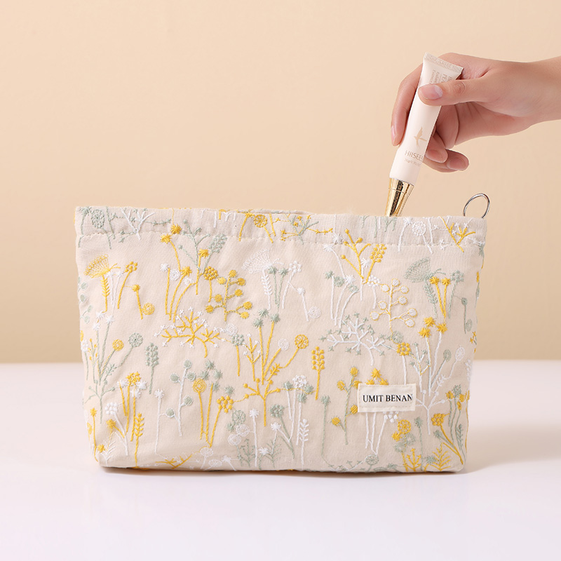 メイクボックス 花刺繍の優美ポーチ